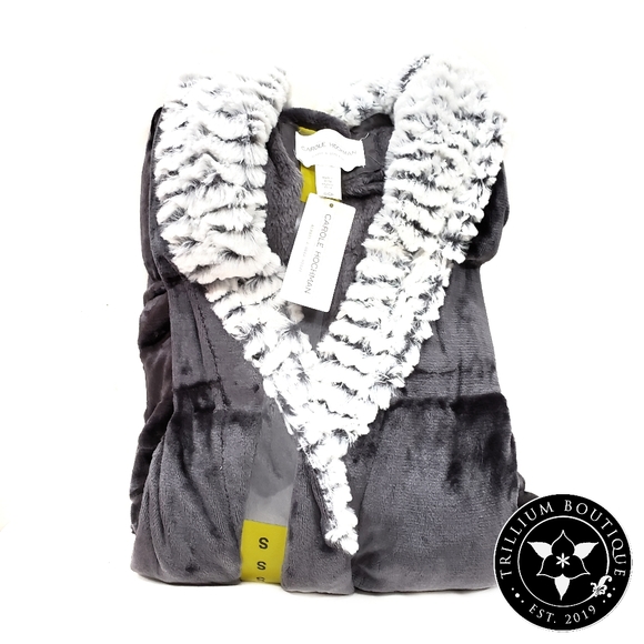 Midnight by Carole Hochman Other - Carole Hochman Women's Plush Wrap Robe Small NWT!